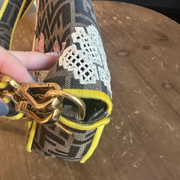 Fendi Zucca Floral Embroidered Baguette Medium - Picture 13 of 16